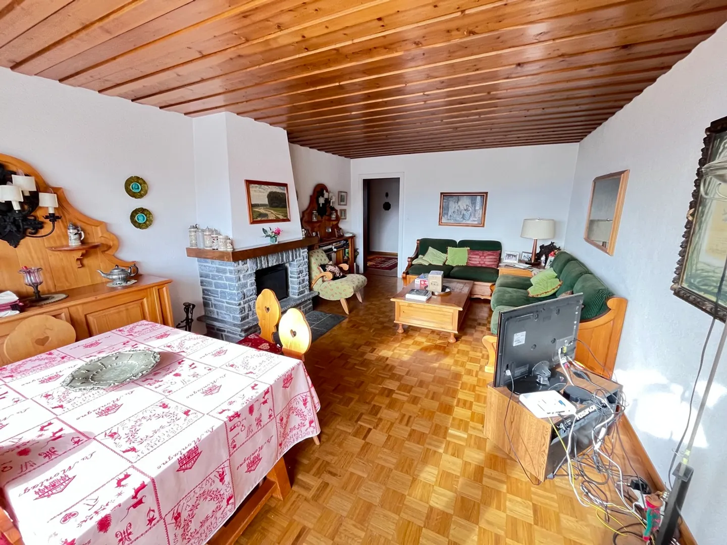 Appartement spacieux avec vue - Photo 2 sur 13