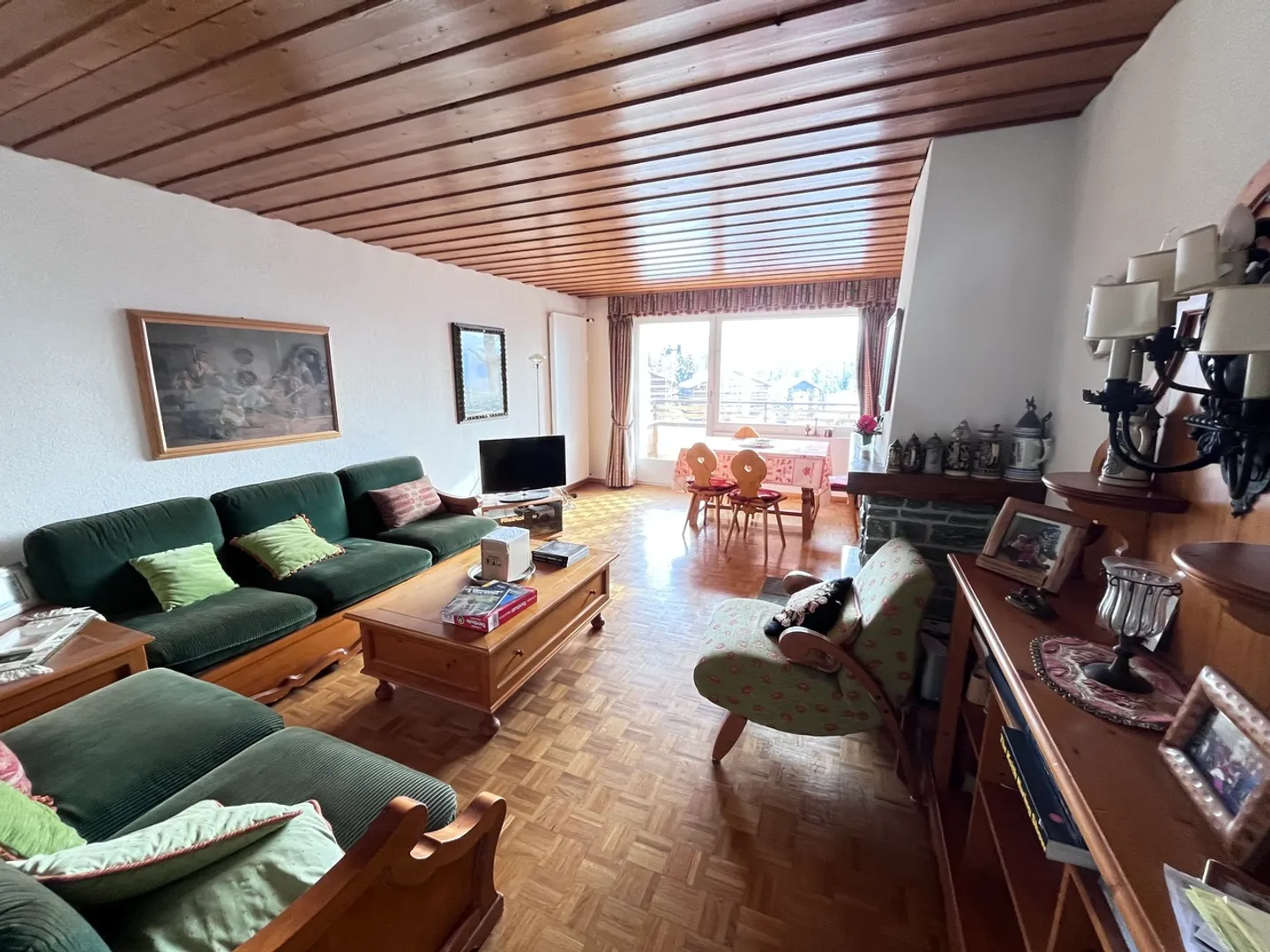 Appartement spacieux avec vue - Photo 3 sur 13