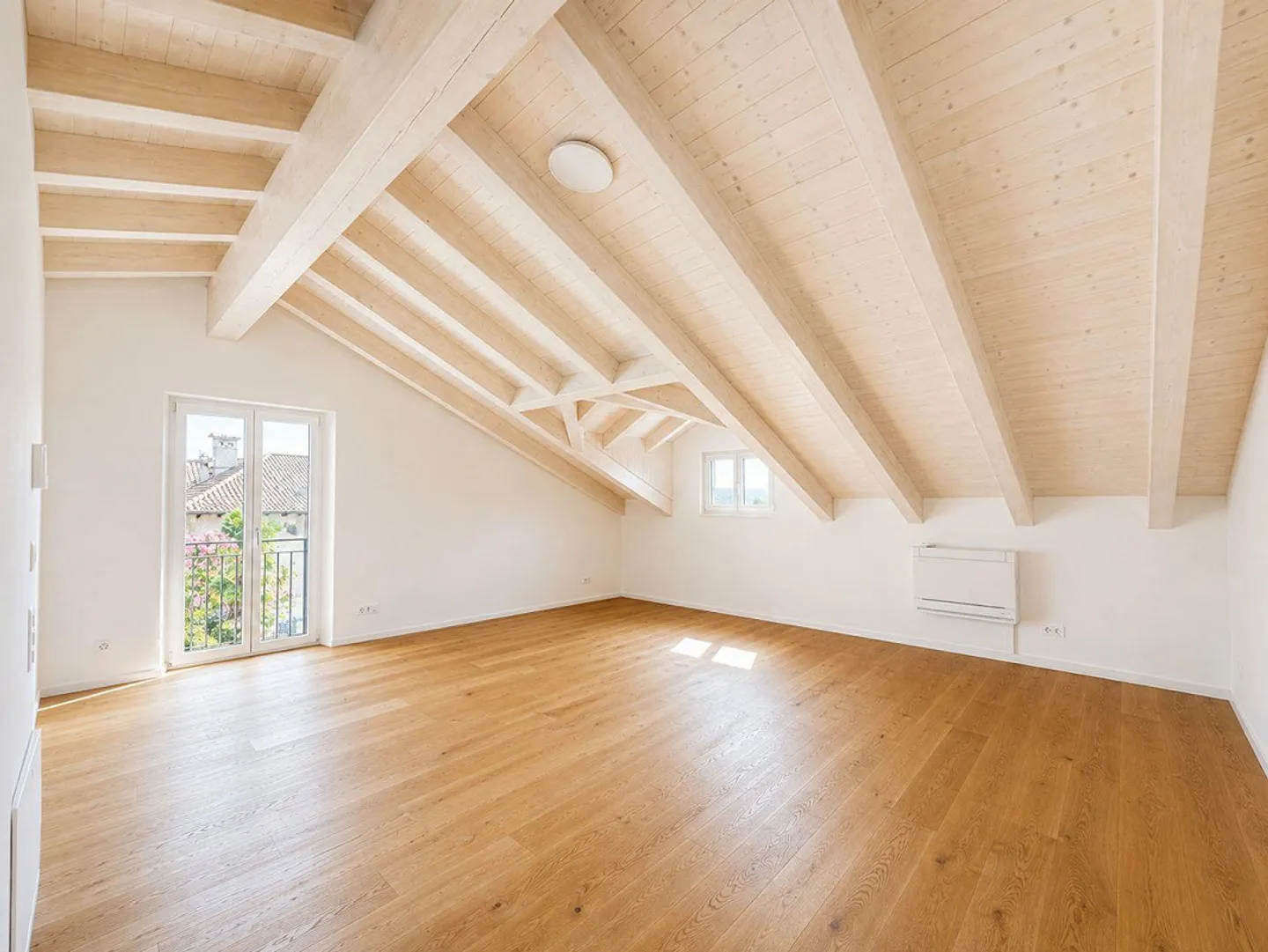 Sun-Kissed: Bright 2.5 Room Apartment with Open View for Sale in Brissago - Casa Gatti - Photo 1 of 9
