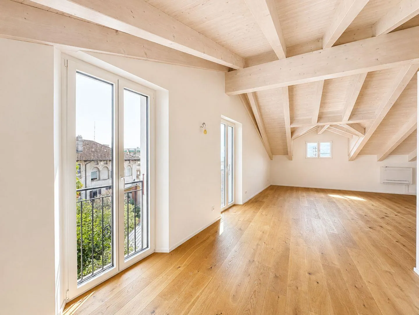Sun-Kissed: Bright 2.5 Room Apartment with Open View for Sale in Brissago - Casa Gatti - Photo 2 of 9