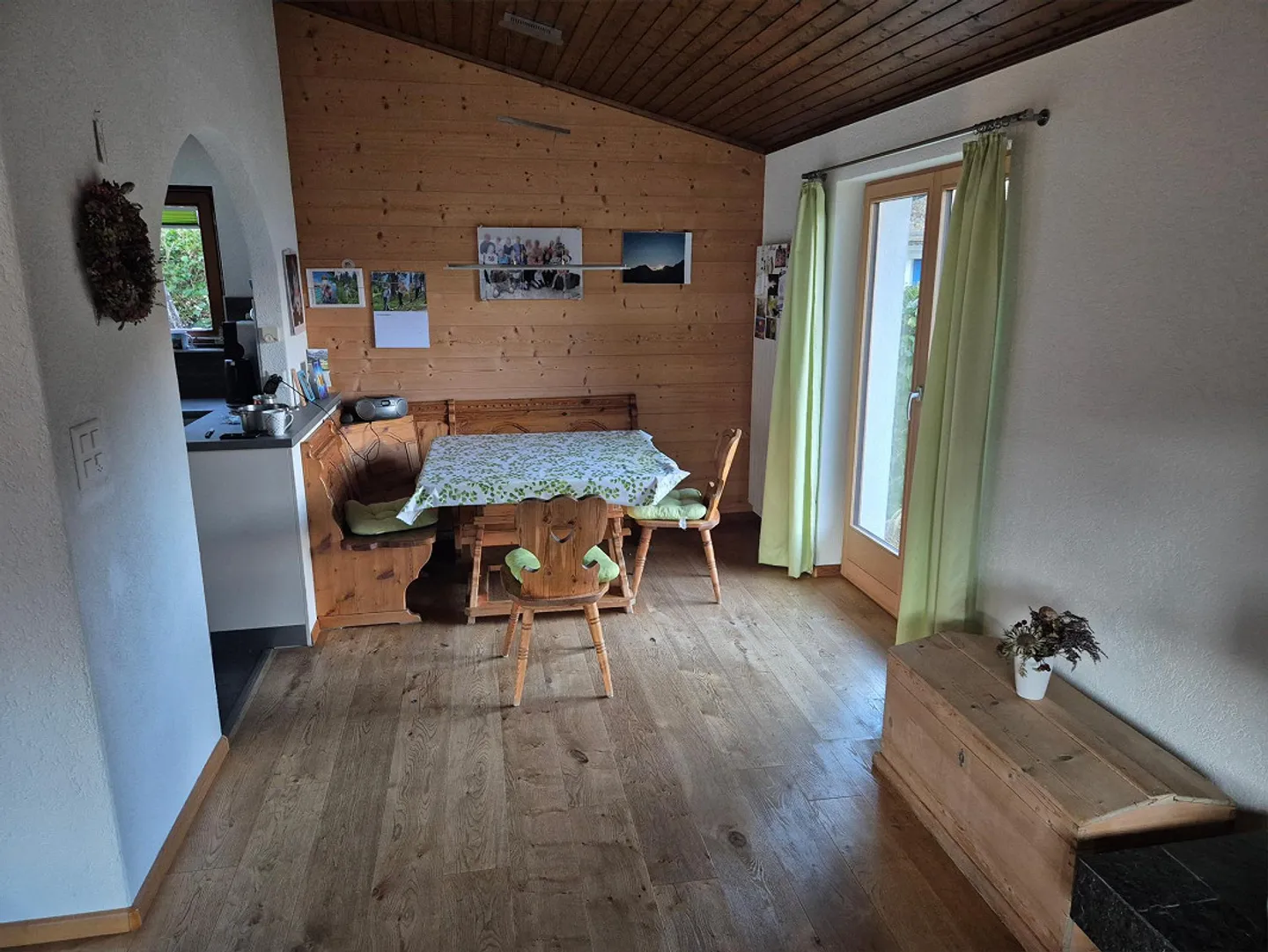 Sonniges Einfamilienhaus mit Einliegerwohnung und Panorama-Aussicht - Foto 5 von 23