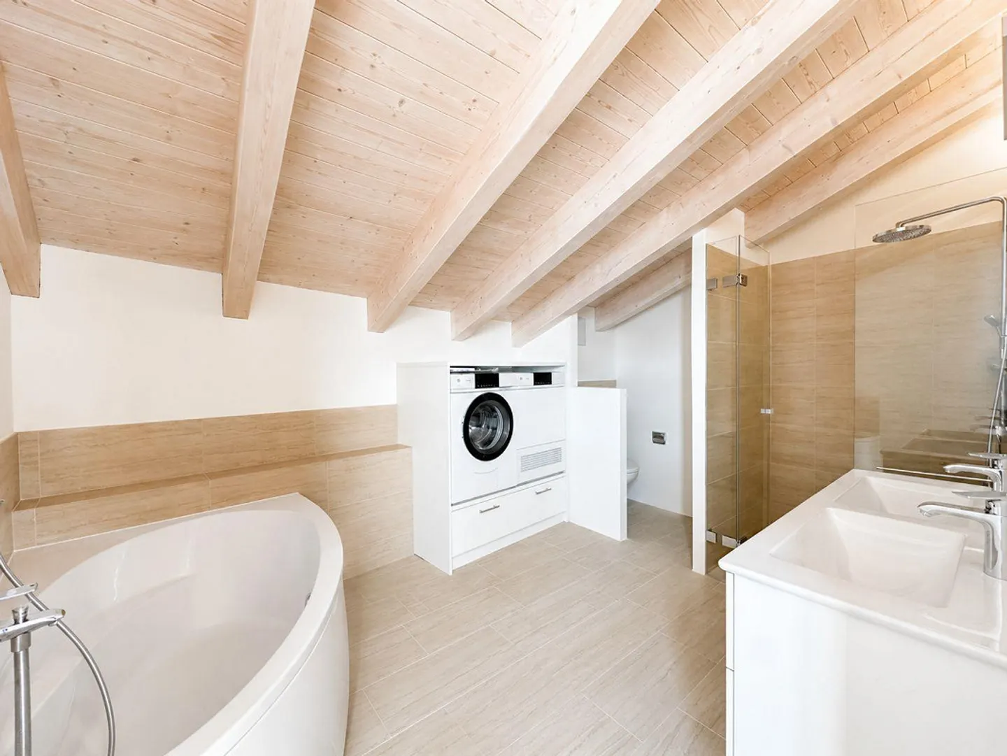 Sun-Kissed: Bright 2.5 Room Apartment with Open View for Sale in Brissago - Casa Gatti - Photo 5 of 9