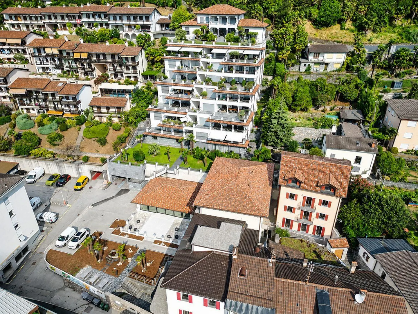 Sun-Kissed: Bright 2.5 Room Apartment with Open View for Sale in Brissago - Casa Gatti - Photo 7 of 9
