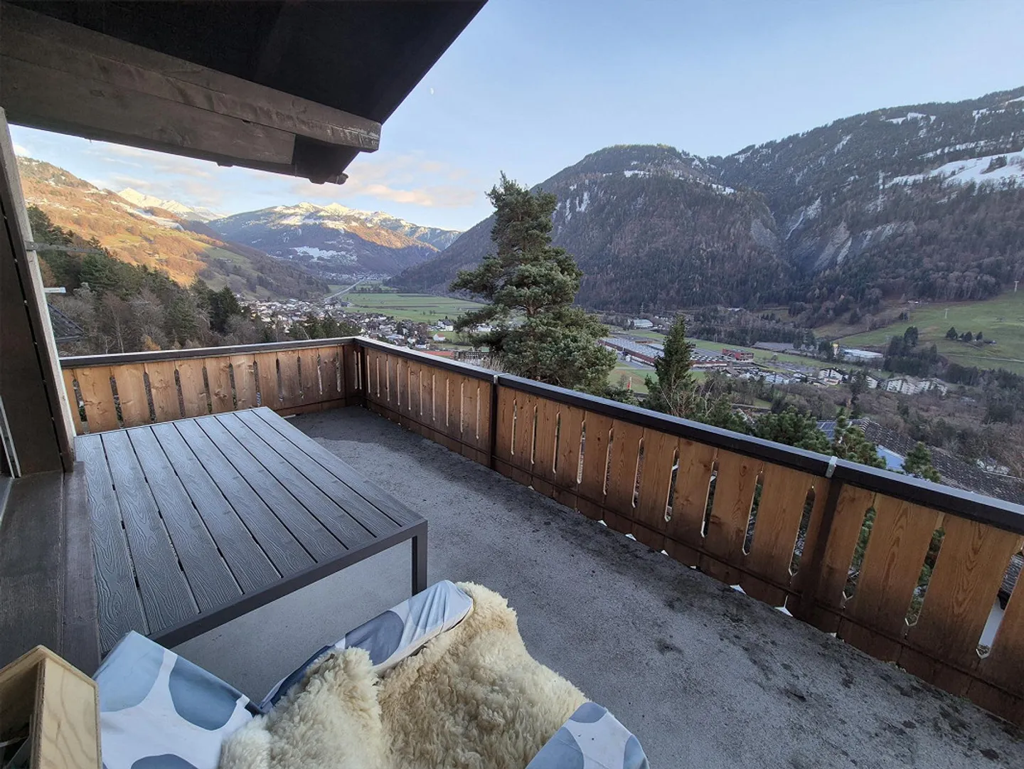 Sonniges Einfamilienhaus mit Einliegerwohnung und Panorama-Aussicht - Foto 17 von 23