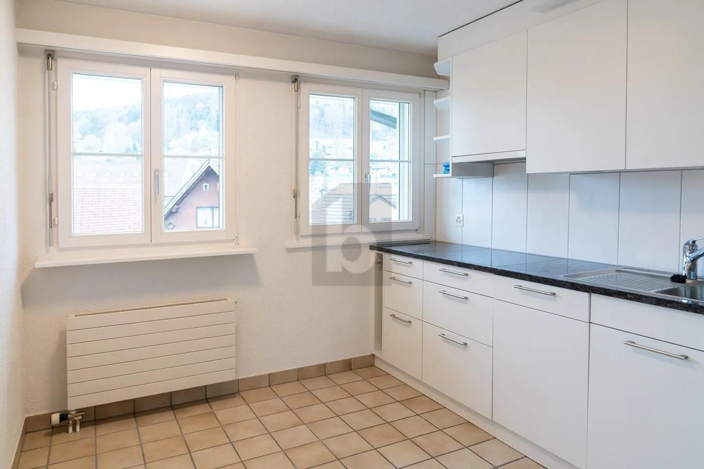 AUF ZWEI ETAGEN AN ZENTRALER LAGE! - Foto 4 von 6