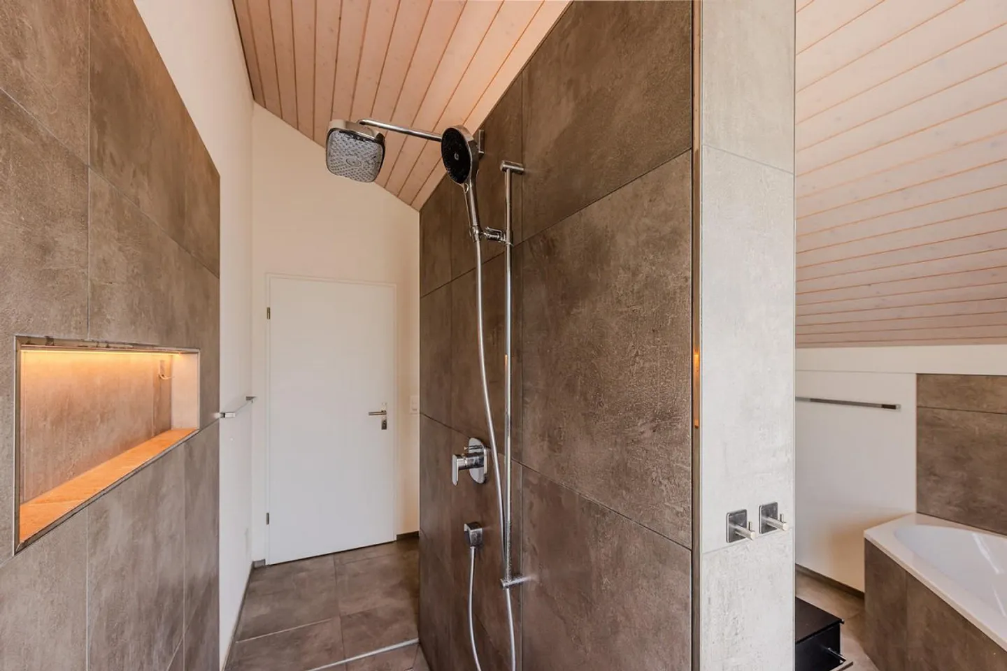 Casa unifamiliare di 5,5 stanze a Schwarzenegg - Foto 11 di 13