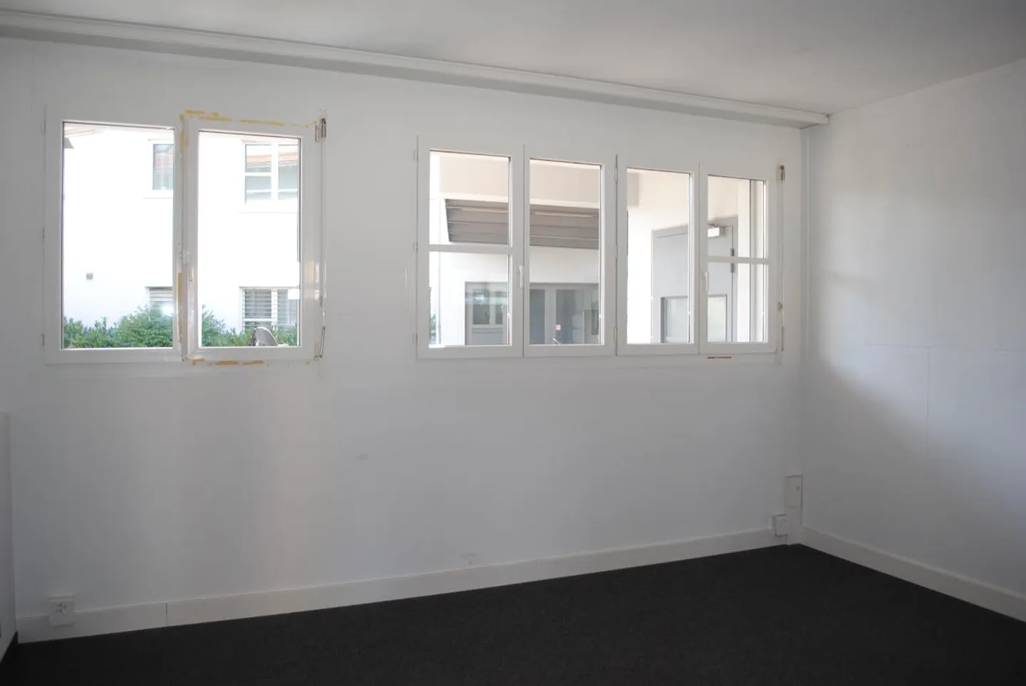 Spazio commerciale con 4 vetrine e parcheggio in una posizione centrale a 4914 Roggwil - Foto 10 di 10