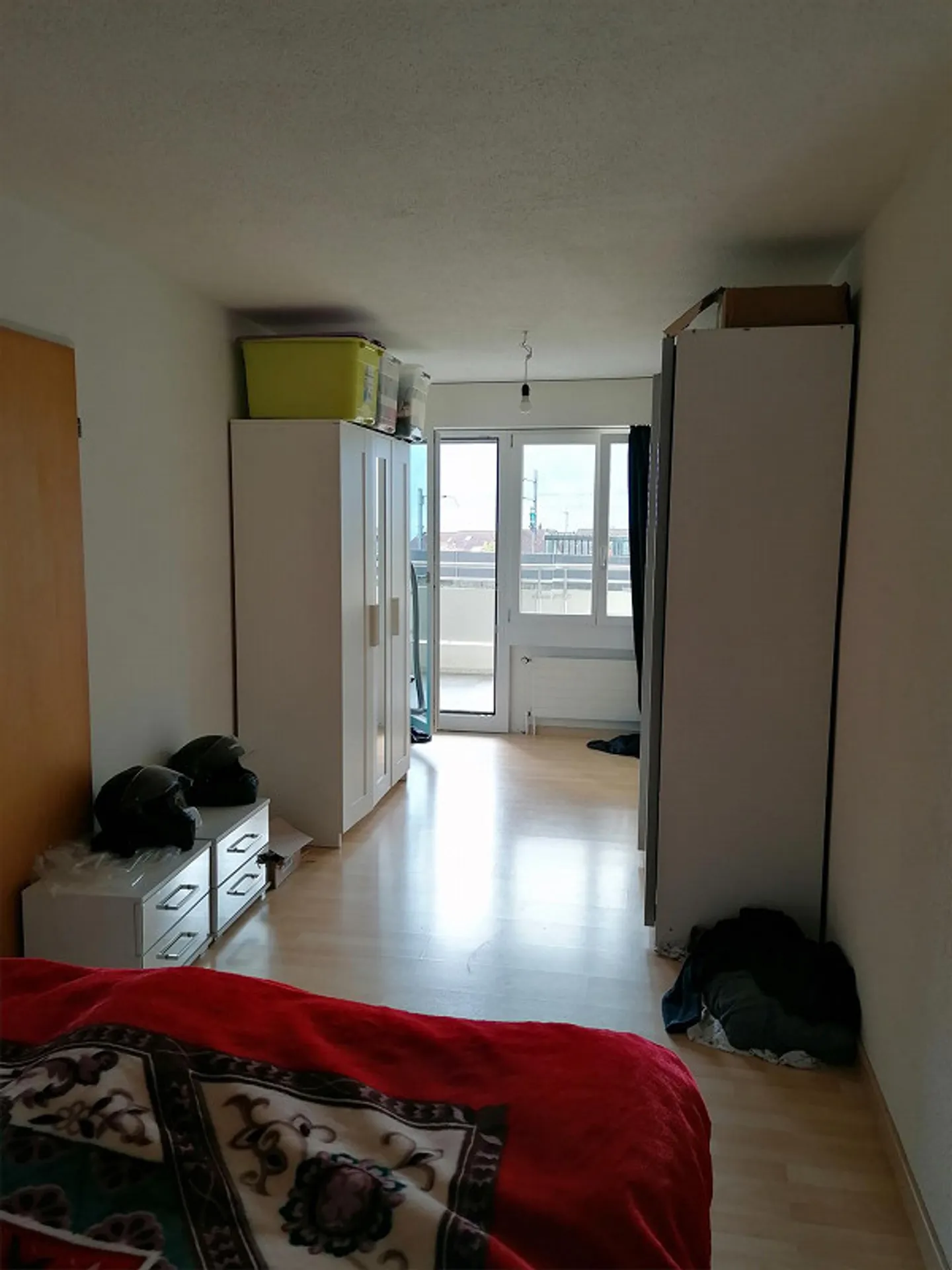 Grosszügige, helle 2 1/2 Wohnung / Balkon mit See- und Bergsicht - Foto 3 von 7