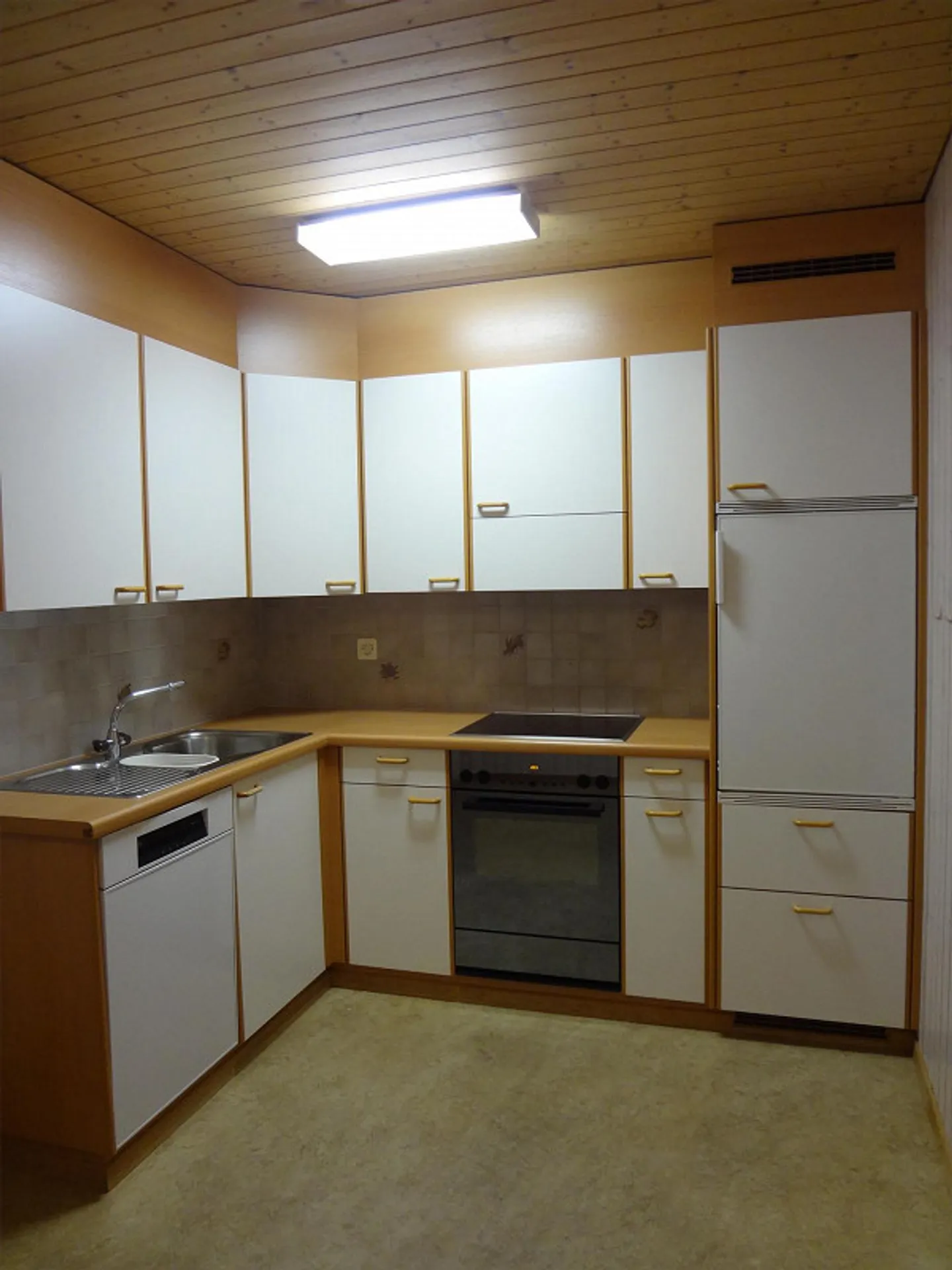 Grosszügige, helle 2 1/2 Wohnung / Balkon mit See- und Bergsicht - Foto 5 von 7