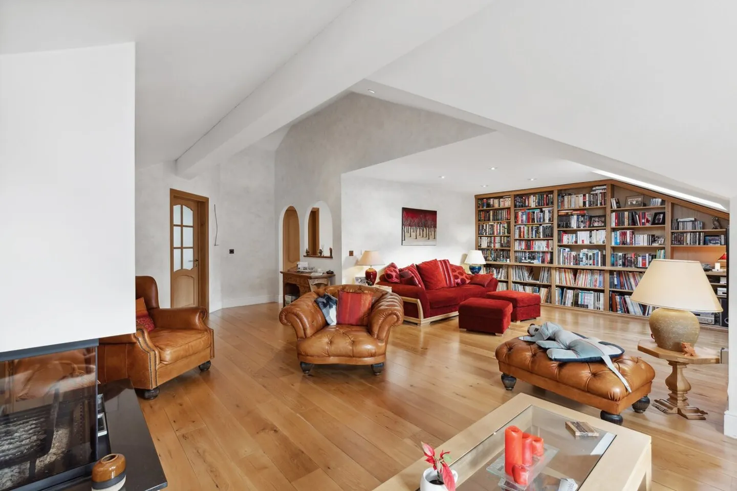 Moderne und geräumige Villa mit Blick auf den See und die Berge - Foto 6 von 9