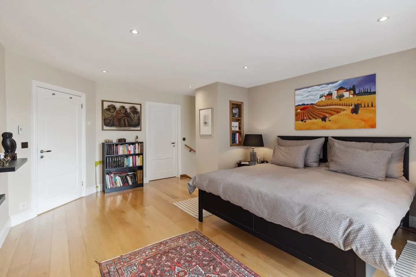 Moderne und geräumige Villa mit Blick auf den See und die Berge - Foto 8 von 9