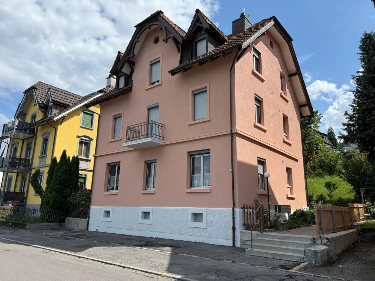 Appartamento duplex ristrutturato di 4,5 locali con vista sul lago vicino alla stazione - Foto 1 di 14