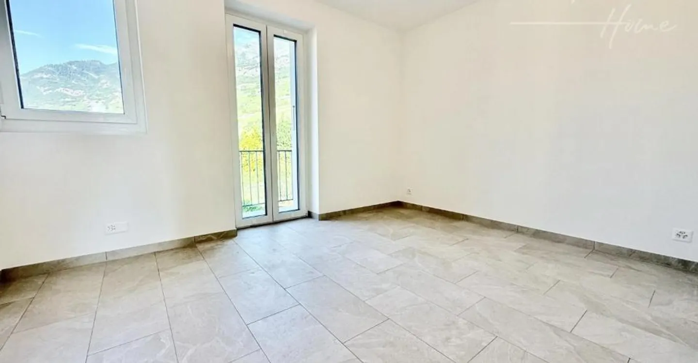 Splendido appartamento ristrutturato con carattere nel cuore del vecchio villaggio di - Foto 4 di 10