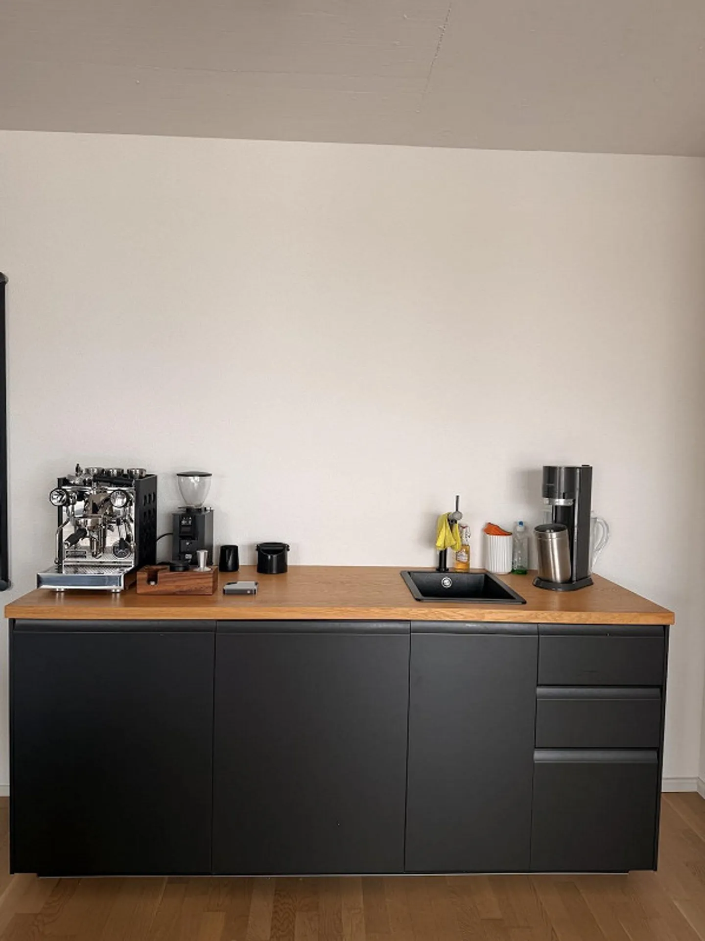 76m² Commercial Space in Mettmenstetten - Photo 4 of 12