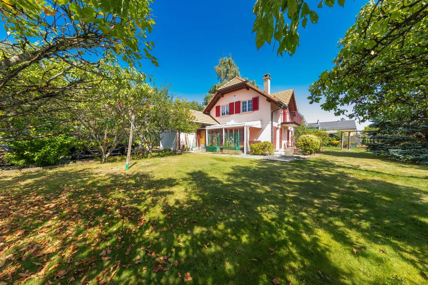 Maison individuelle dans un environnement vert et paisible - Photo 2 sur 6