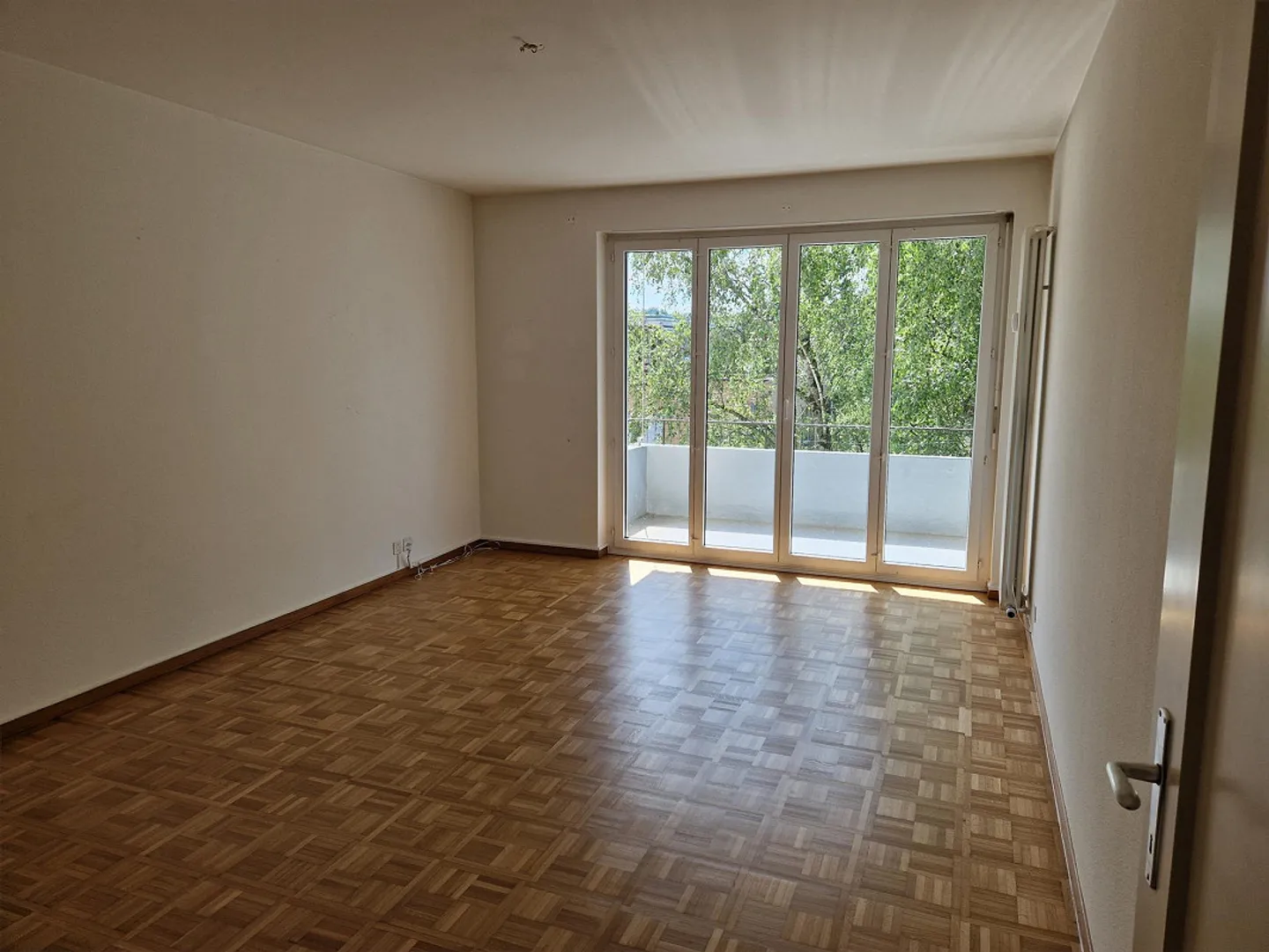 Attractive 5-room apartment in an interesting location - Photo 3 of 5