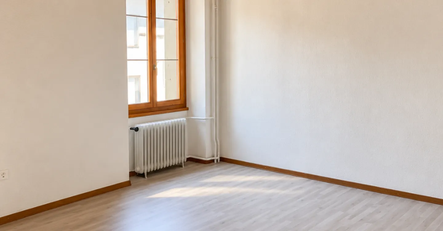 Un affascinante appartamento di 2.5 locali nel cuore della Bassa Città – Ideale per abitare o investire - Foto 2 di 8