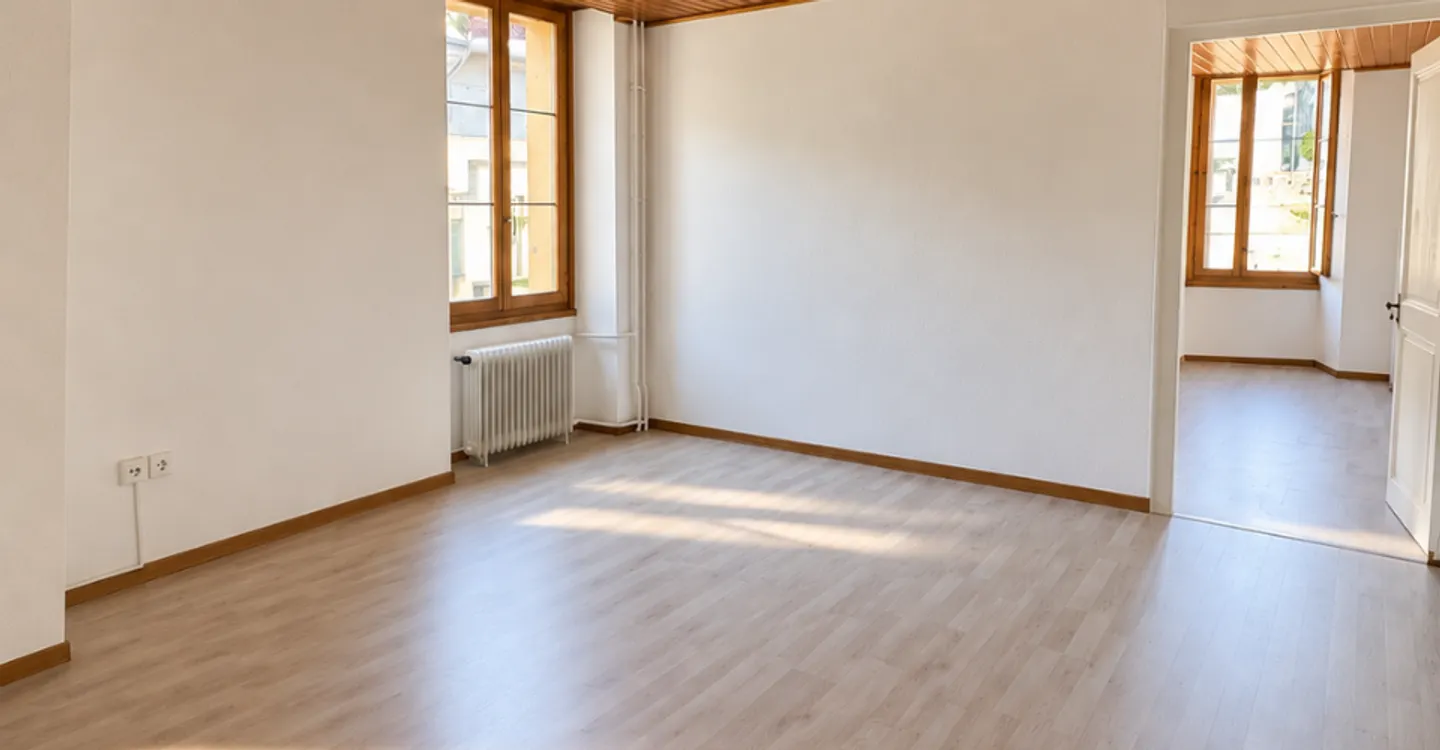 Un affascinante appartamento di 2.5 locali nel cuore della Bassa Città – Ideale per abitare o investire - Foto 3 di 8