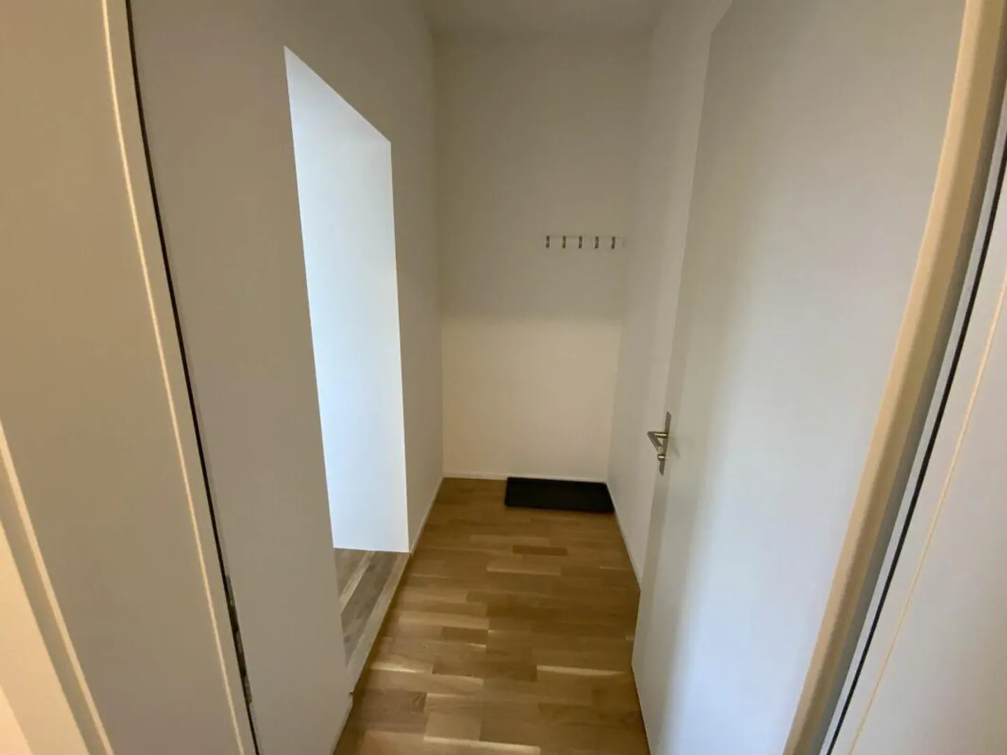 Chambre pour étudiants HSG dans une maison d'étudiants - Photo 2 sur 7