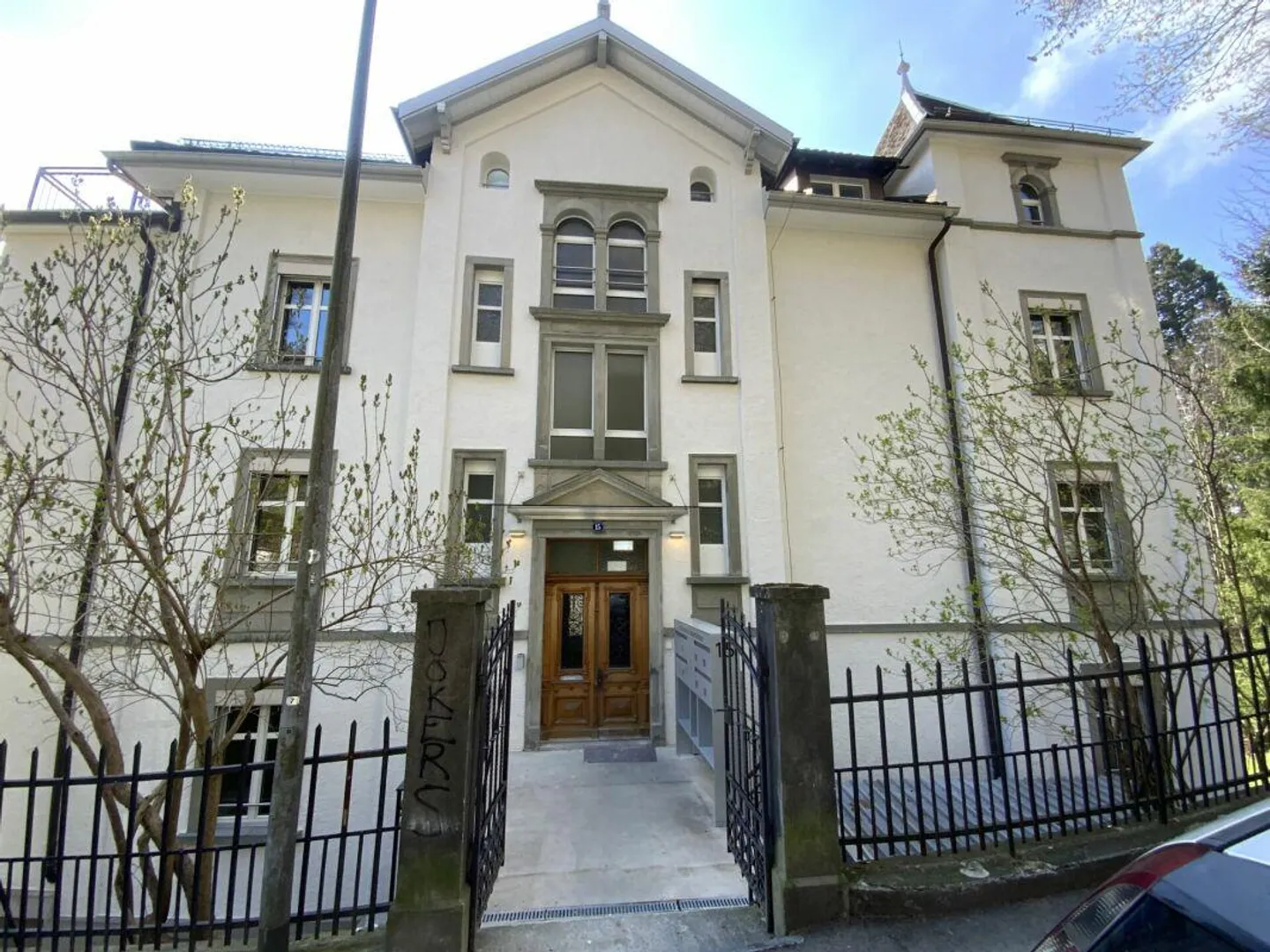 Chambre pour étudiants HSG dans une maison d'étudiants - Photo 3 sur 7