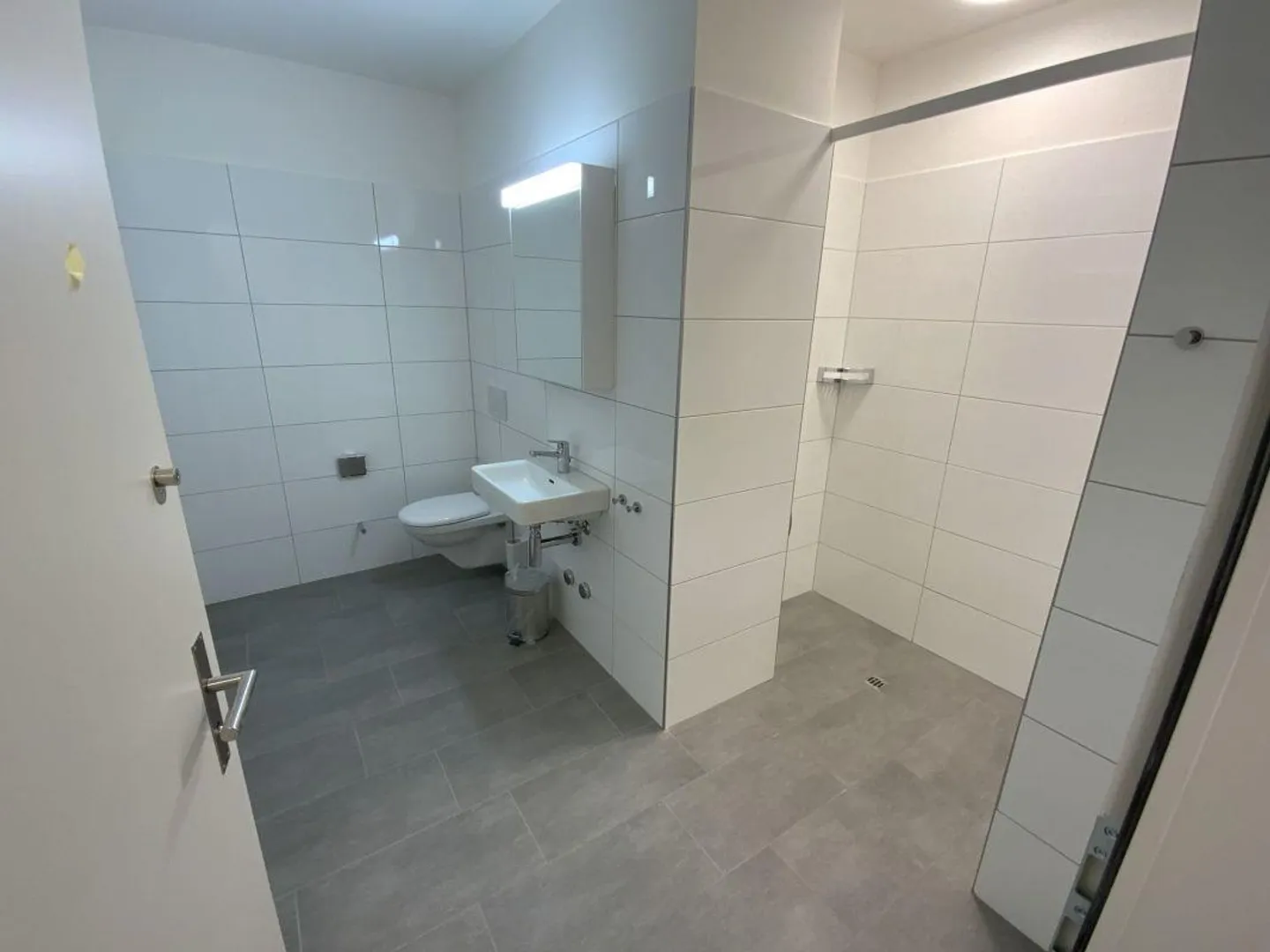 Chambre pour étudiants HSG dans une maison d'étudiants - Photo 5 sur 7