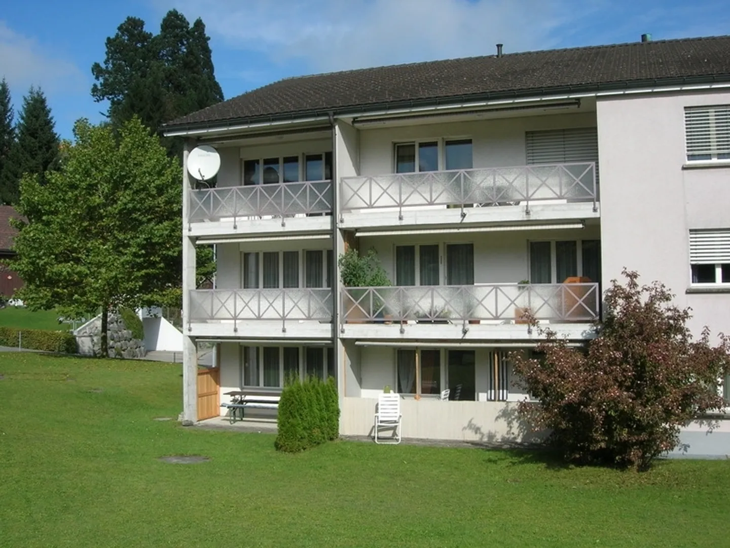 Spacious 2-room apartment - Photo 1 of 6