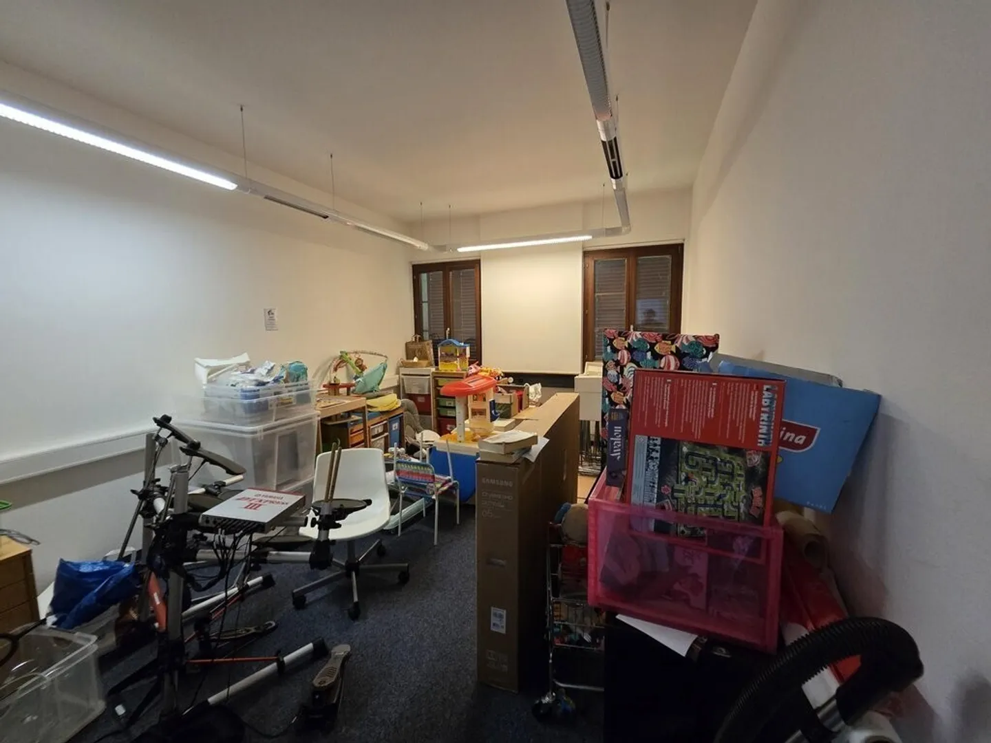 Office space for rent in the center of Saint-Sulpice - Photo 3 of 6