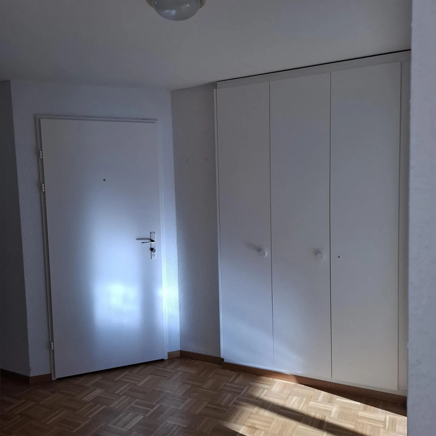 Spacious 2-room apartment - Photo 3 of 6