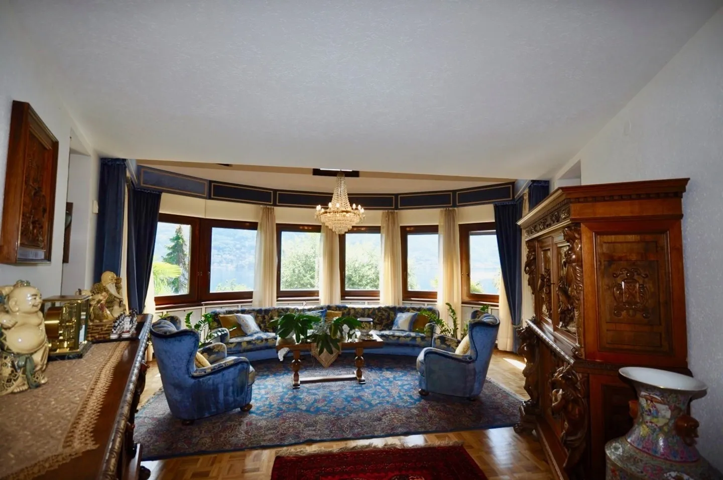 Villa dans le style tessinois, entourée d'espaces verts avec intimité et vue sur le lac - Photo 10 sur 14