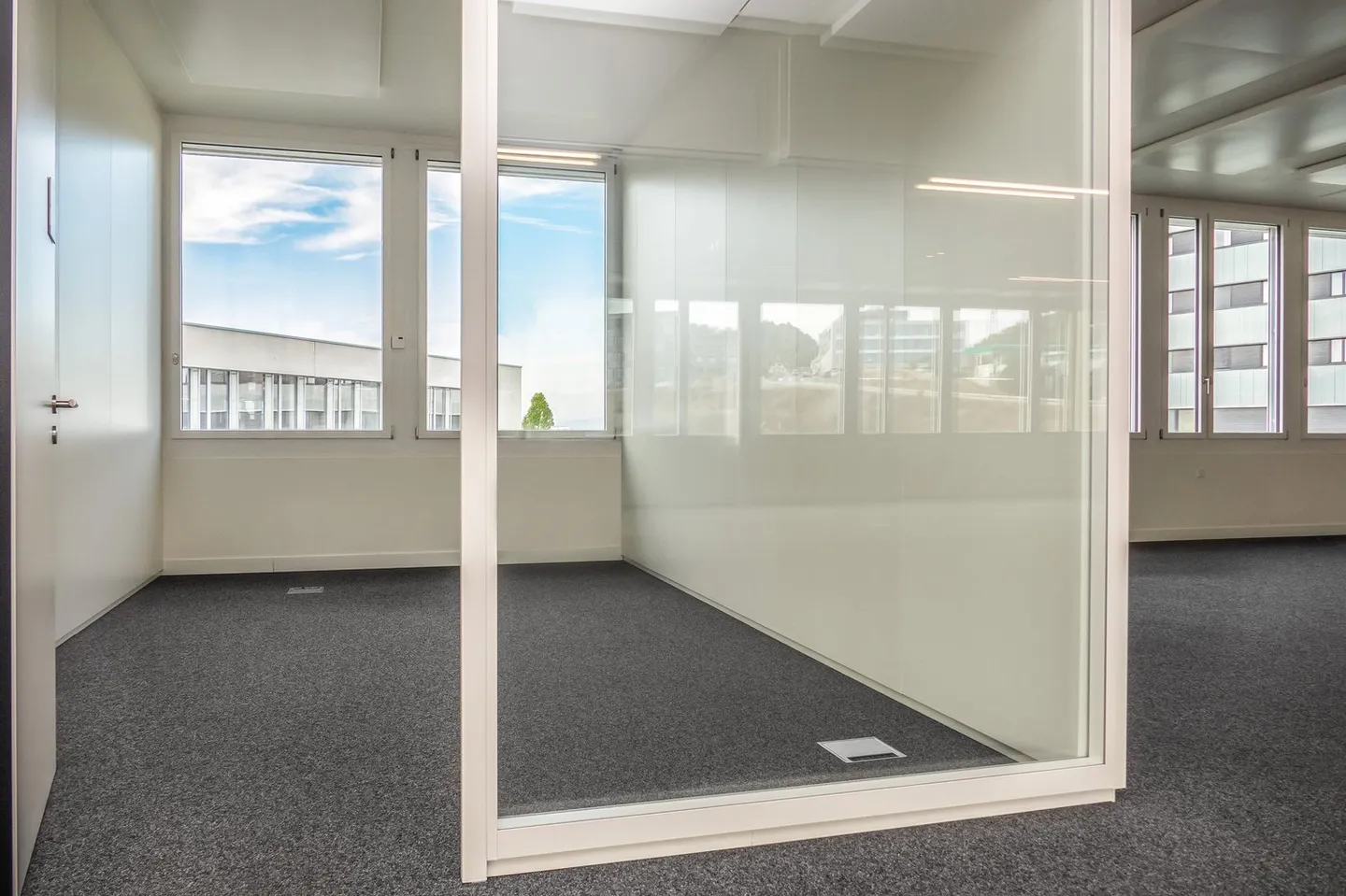 1'424 m2 - Superbes espaces de bureau à côté de Biopôle - Photo 7 sur 10