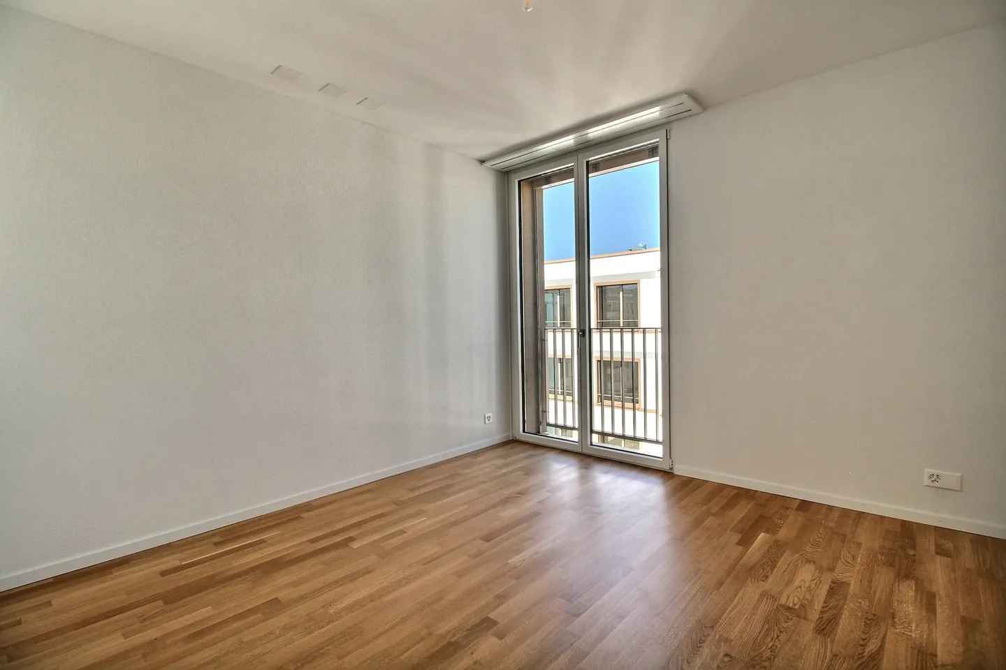 Extraordinary 4.5-room apartment for rent in Marly! - Photo 8 of 11