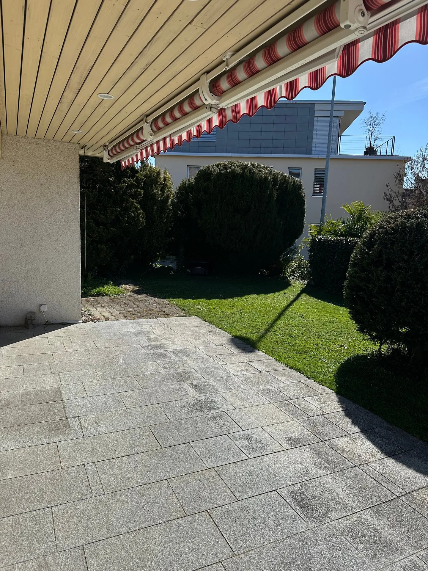 Charmante appartement de 4,5 pièces au rez-de-chaussée - Photo 1 sur 15