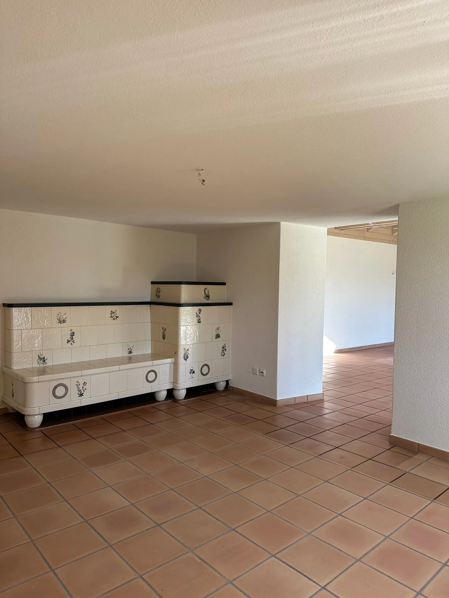 Charmante appartement de 4,5 pièces au rez-de-chaussée - Photo 5 sur 15