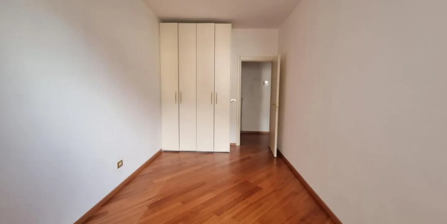 3.5 Room Apartment with Terrace, 1 Garage and 1 Parking Space, Primary and Secondary Residence - Photo 6 of 7