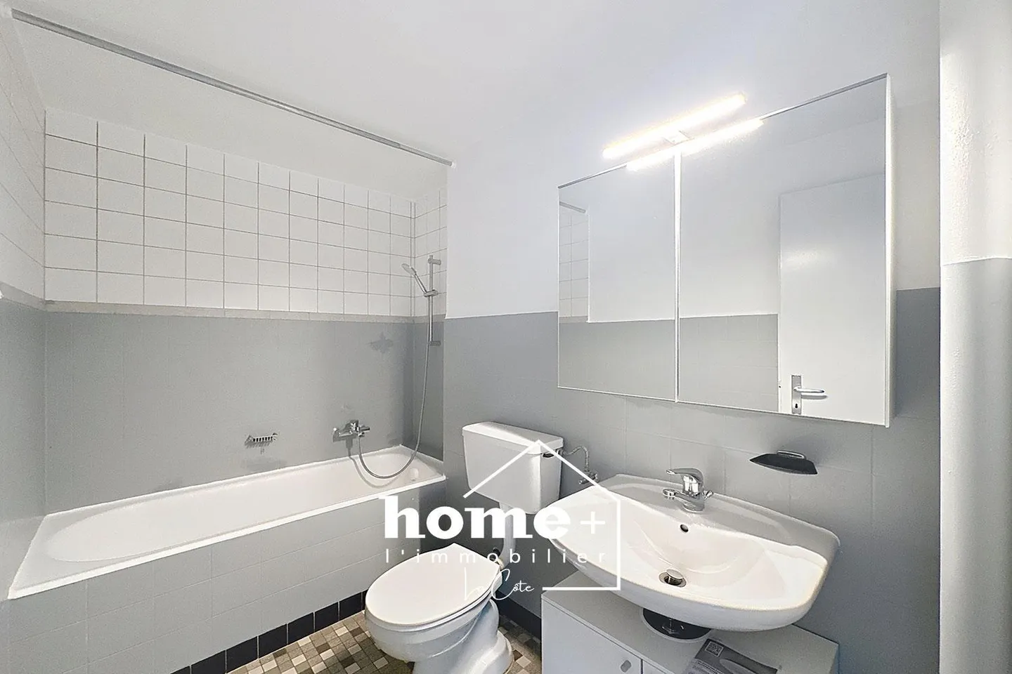Apartment for rent in the center of Rolle - Photo 4 of 5