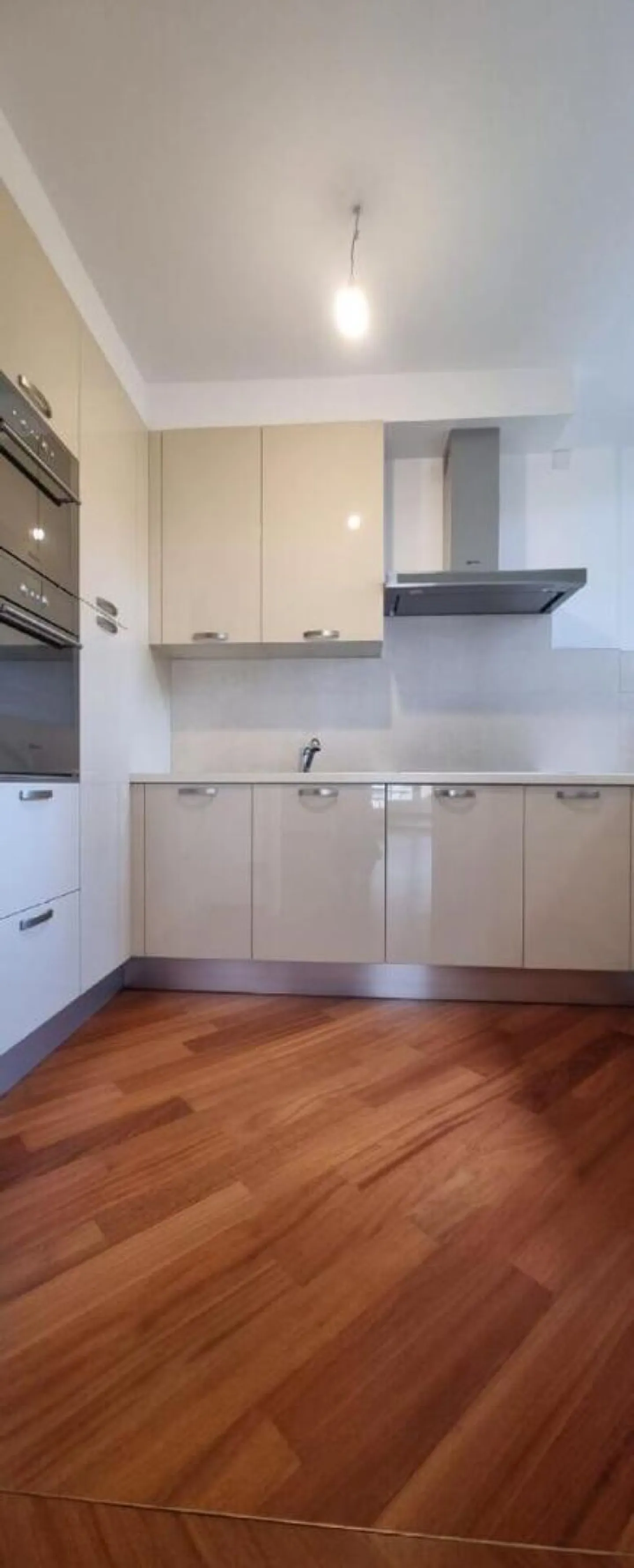 3.5 Room Apartment with Terrace, 1 Garage and 1 Parking Space, Primary and Secondary Residence - Photo 3 of 7