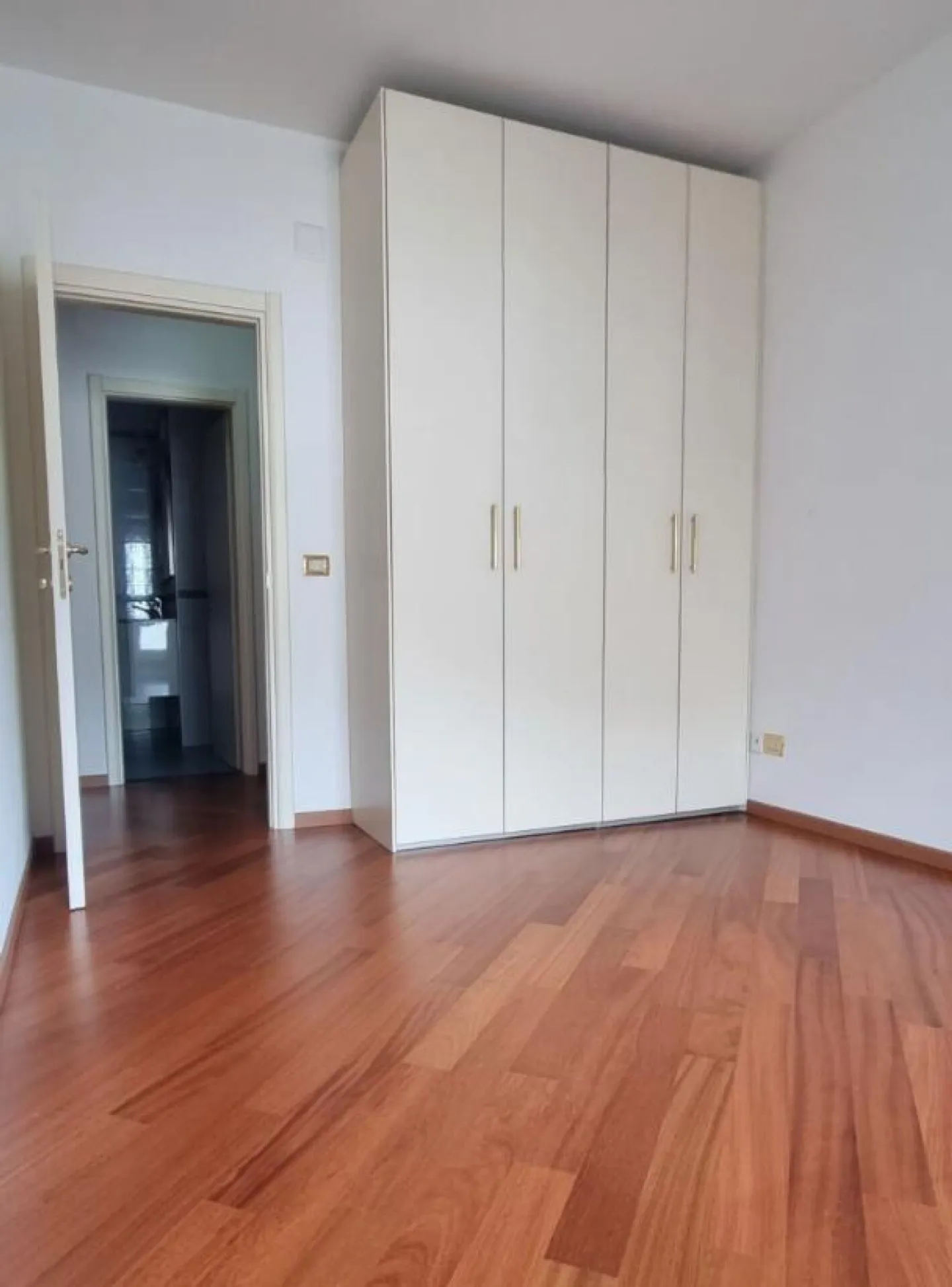 3.5 Room Apartment with Terrace, 1 Garage and 1 Parking Space, Primary and Secondary Residence - Photo 5 of 7