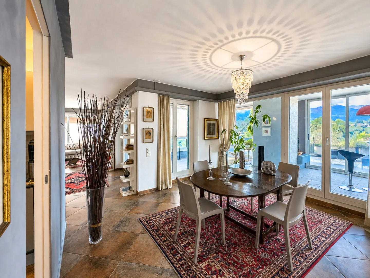 Attico con vista lago a Paradiso, disponibile anche come seconda residenza - Foto 6 di 16