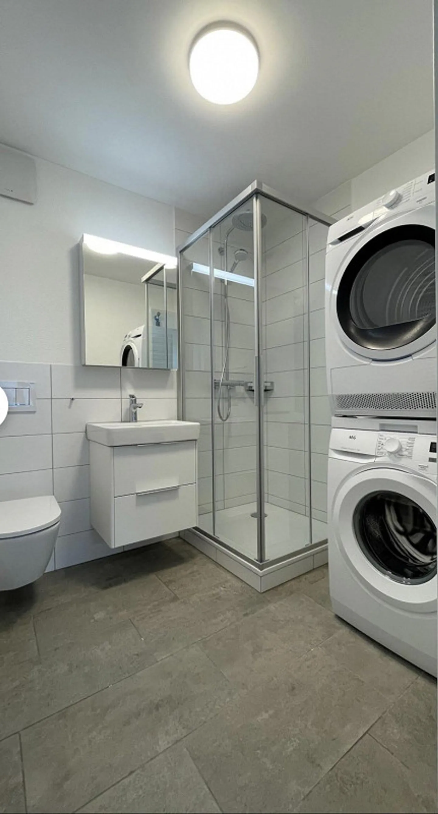 Appartement 2,5 pièces 62m2 au 2ème étage à droite avec balcon - Photo 8 sur 10