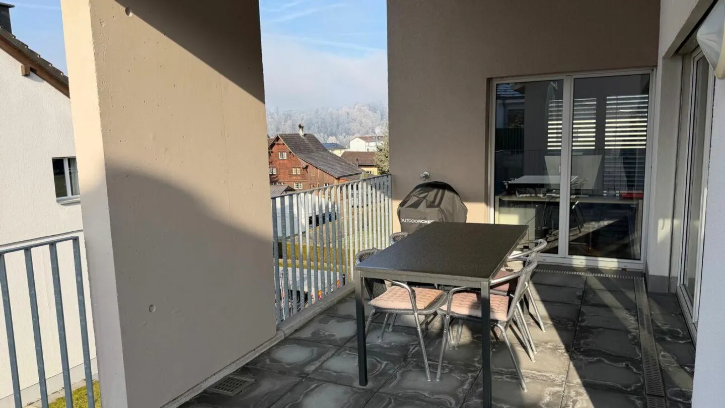 Charmante Attikawohnung mit Terrasse - Foto 6 von 6