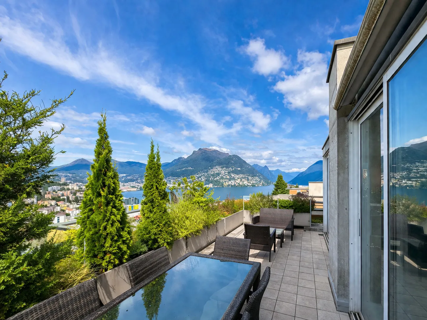 Attico con vista lago a Paradiso, disponibile anche come seconda residenza - Foto 14 di 16