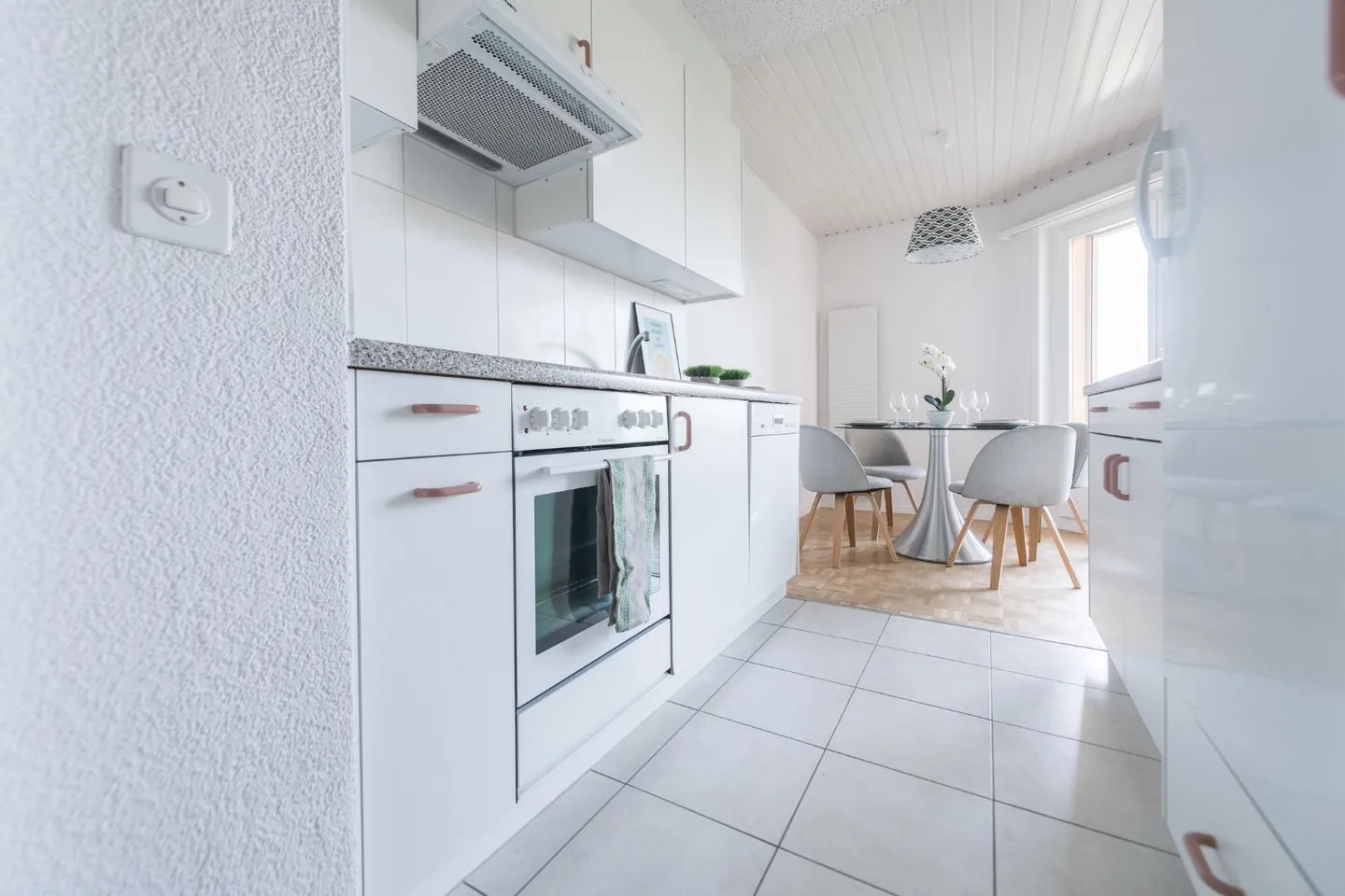 3.5 Room Apartment - Photo 2 of 9