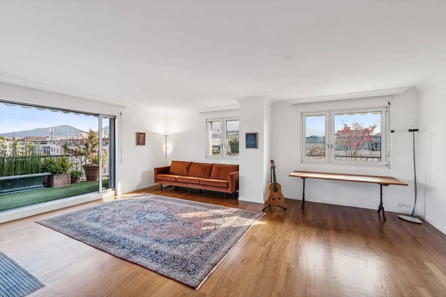 EN EXCLUSIVITÉ ! Bel attique de 6 pièces avec terrasse de 141 m² - Photo 4 sur 12