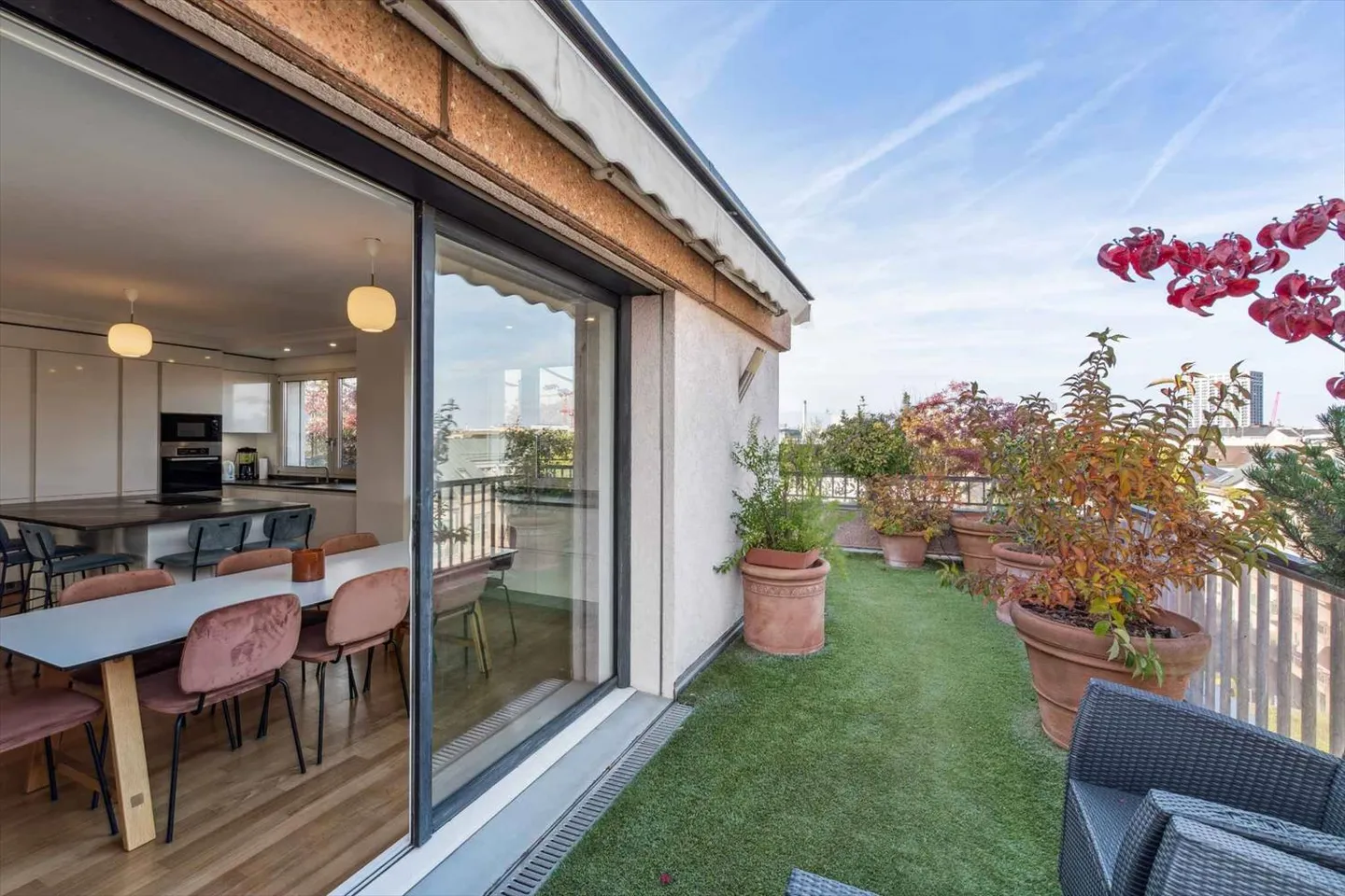 EN EXCLUSIVITÉ ! Bel attique de 6 pièces avec terrasse de 141 m² - Photo 5 sur 12