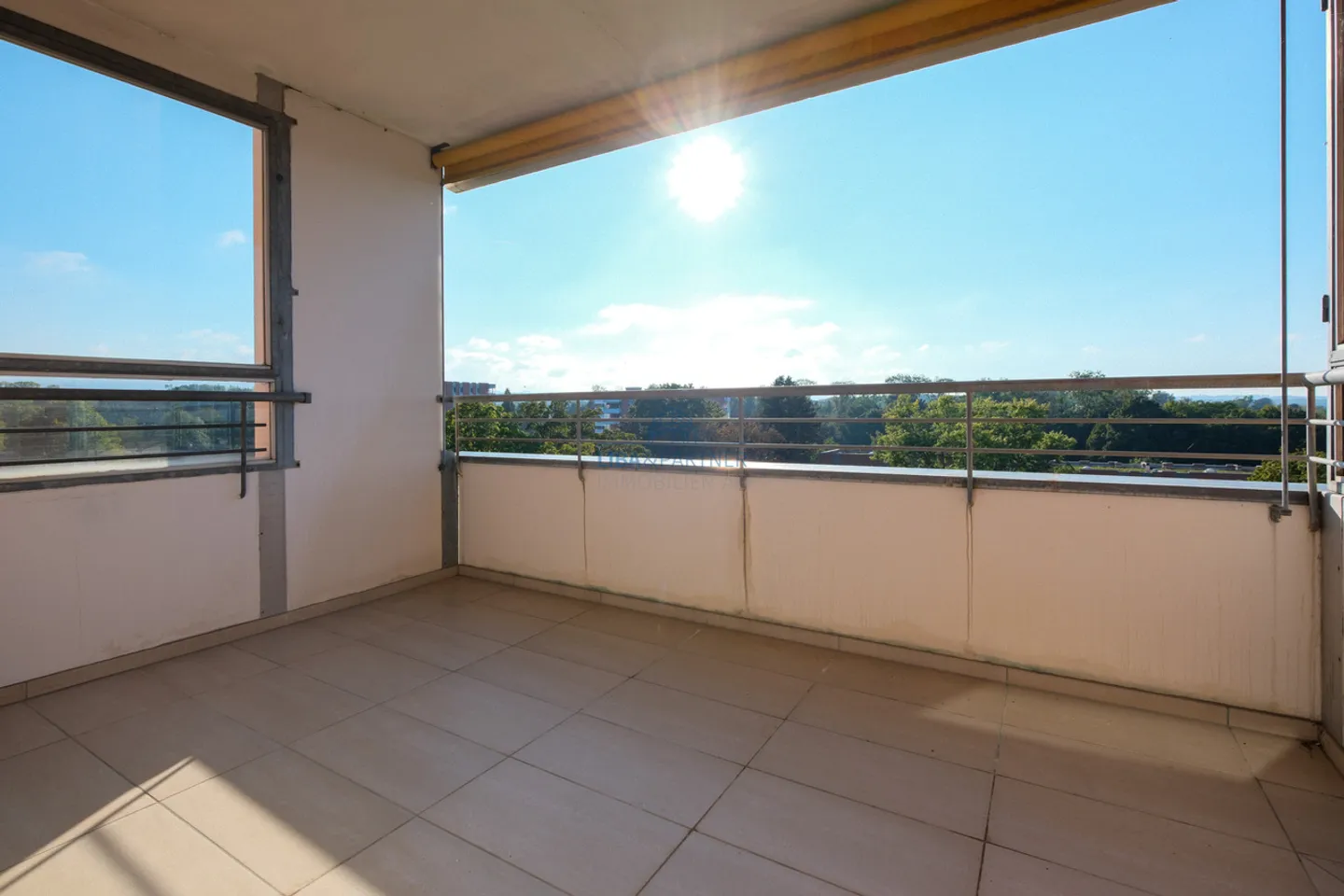 High above Binningen - charming 3.5-room apartment with breathtaking views - Photo 5 of 12