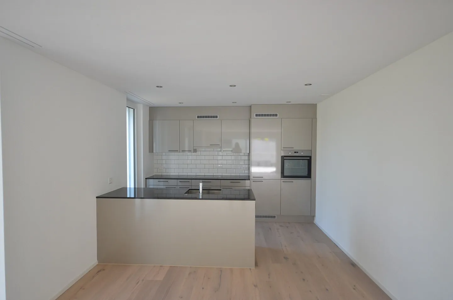Appartement au rez-de-chaussée de 4,5 pièces - Photo 1 sur 8
