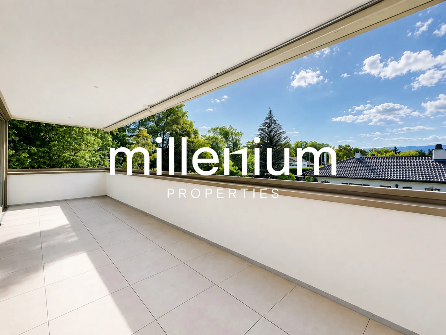 Hochwertige Wohnung mit großer Terrasse in Troinex - Foto 1 von 10