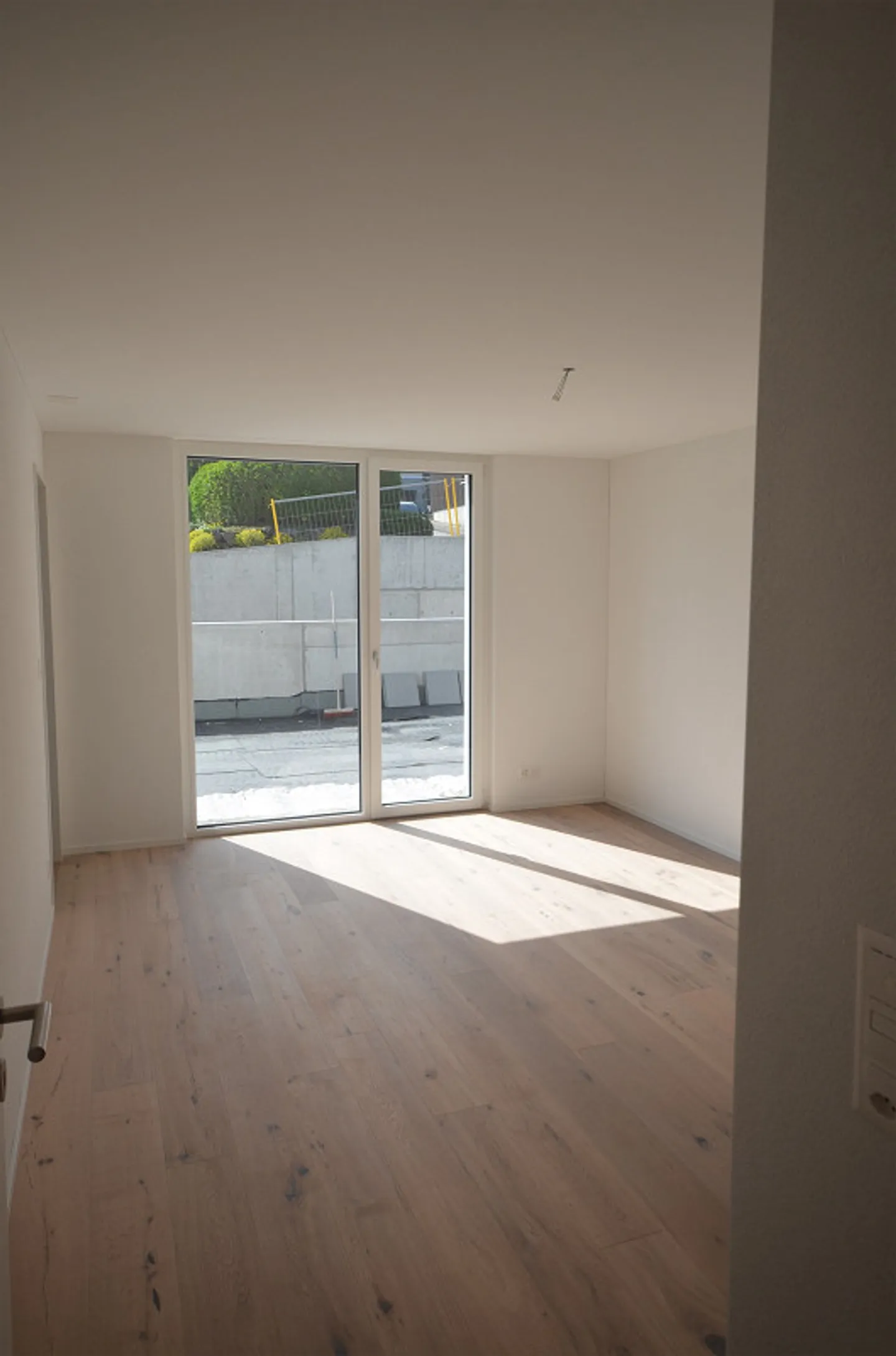 Appartement au rez-de-chaussée de 4,5 pièces - Photo 3 sur 8