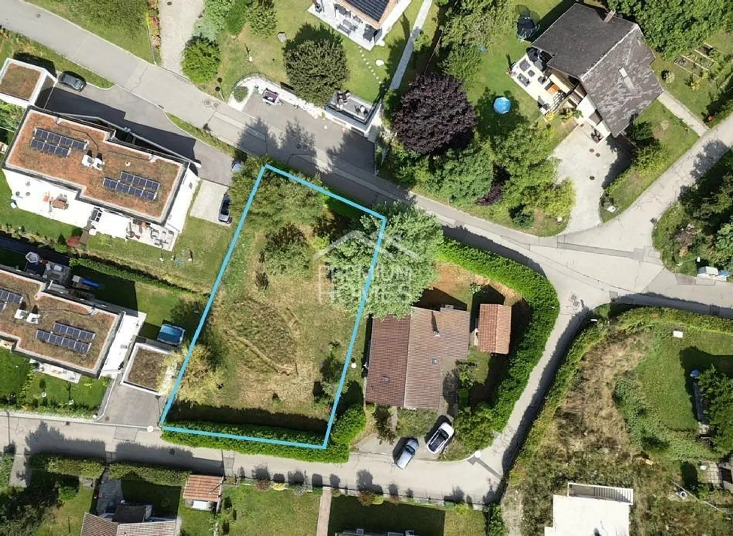 Terrain ensoleillé pour maison familiale - Photo 1 sur 4