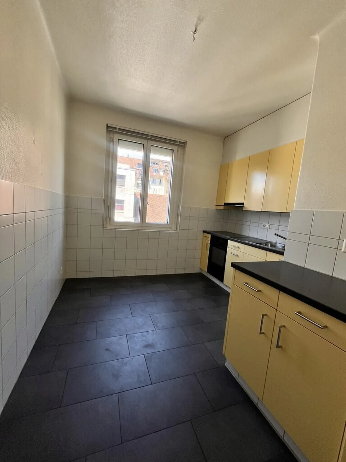Appartamento vicino ai mezzi pubblici in affitto - Foto 3 di 11